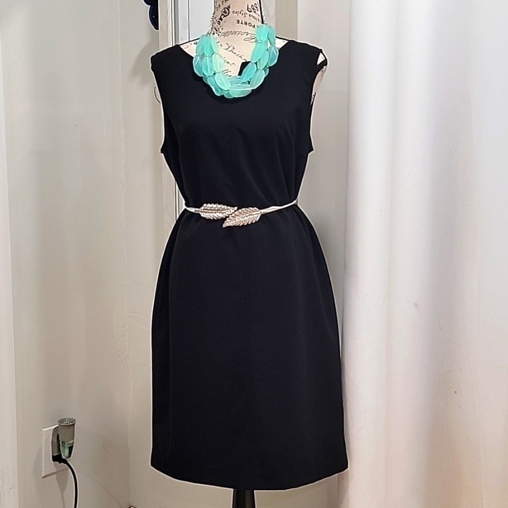 ✨️ 212 Collection Womans Black Sheath Dress 14. C110